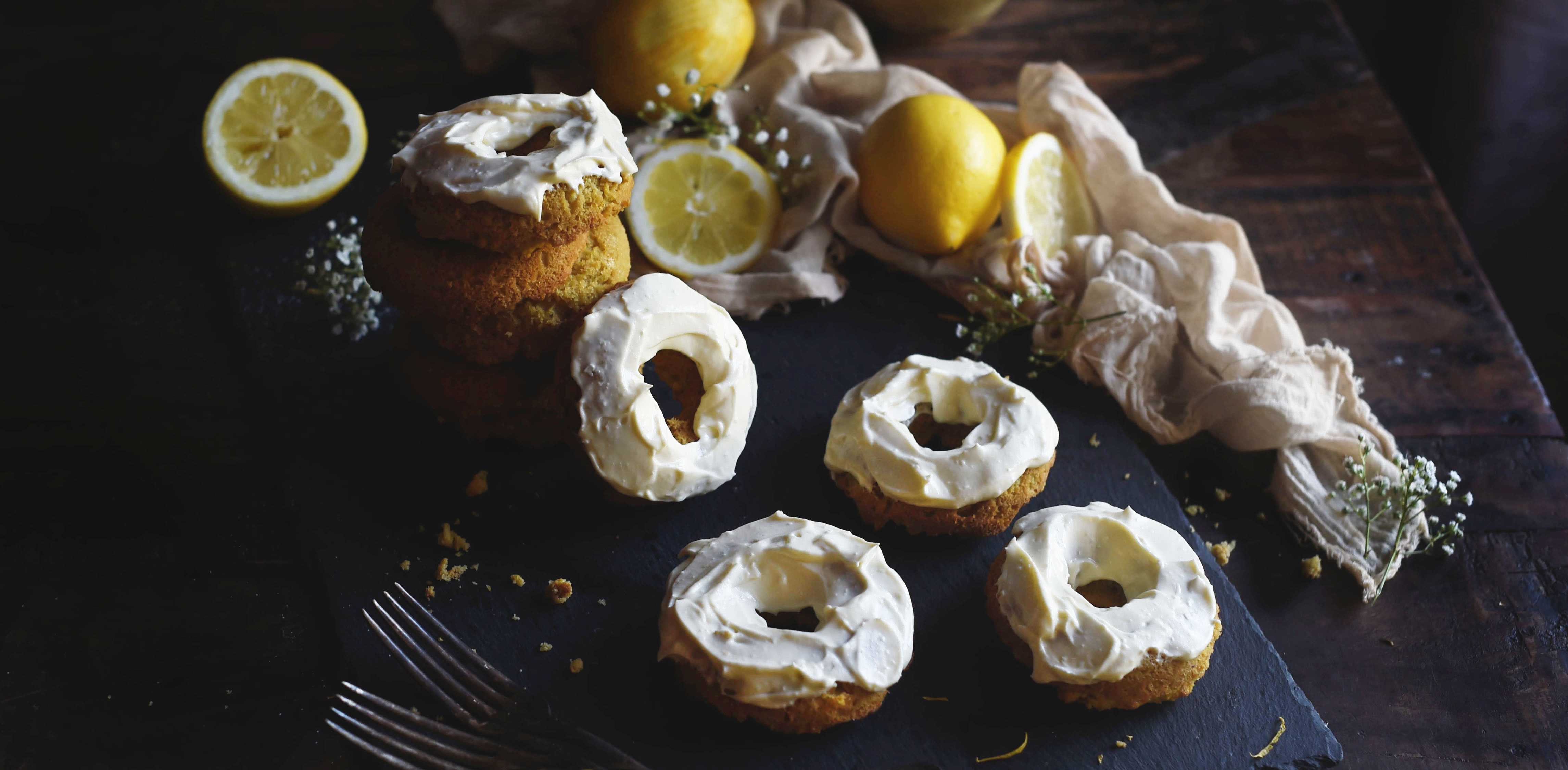 Low-Carb Lemon Donuts with Cheesecake Frosting