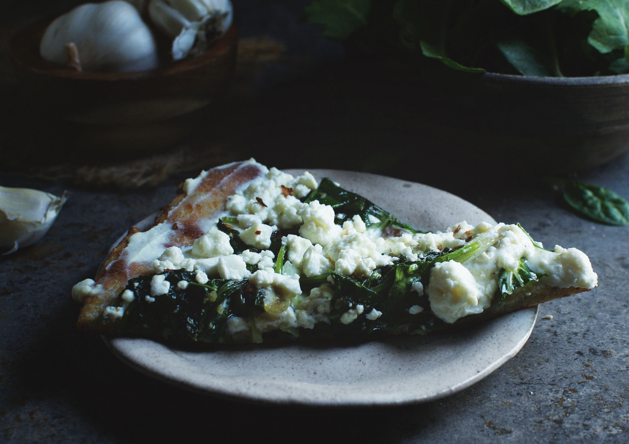 Low-Carb Spinach and Feta Flatbread Pizza