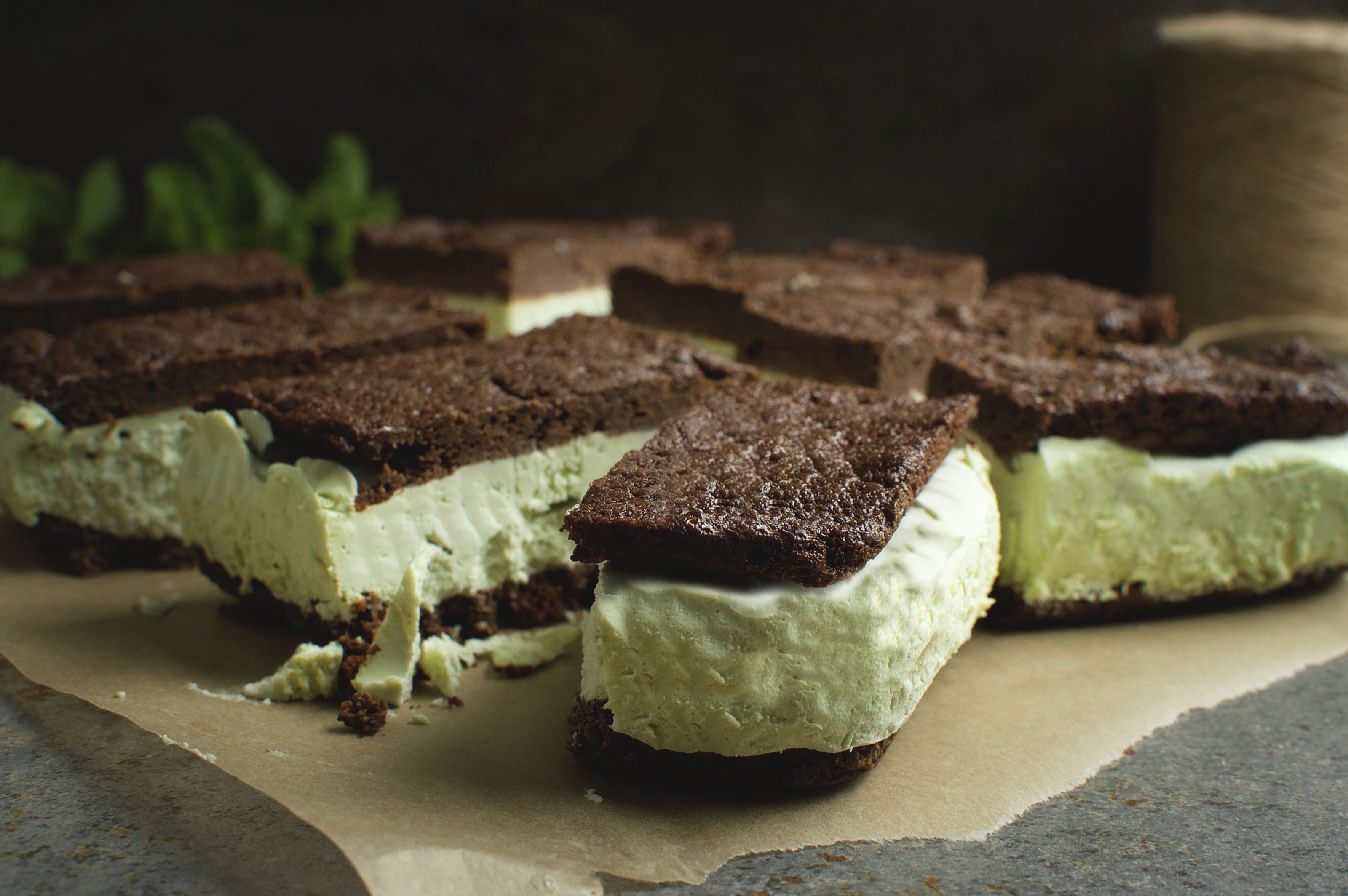 Low-Carb Peppermint Ice-Cream Sandwiches