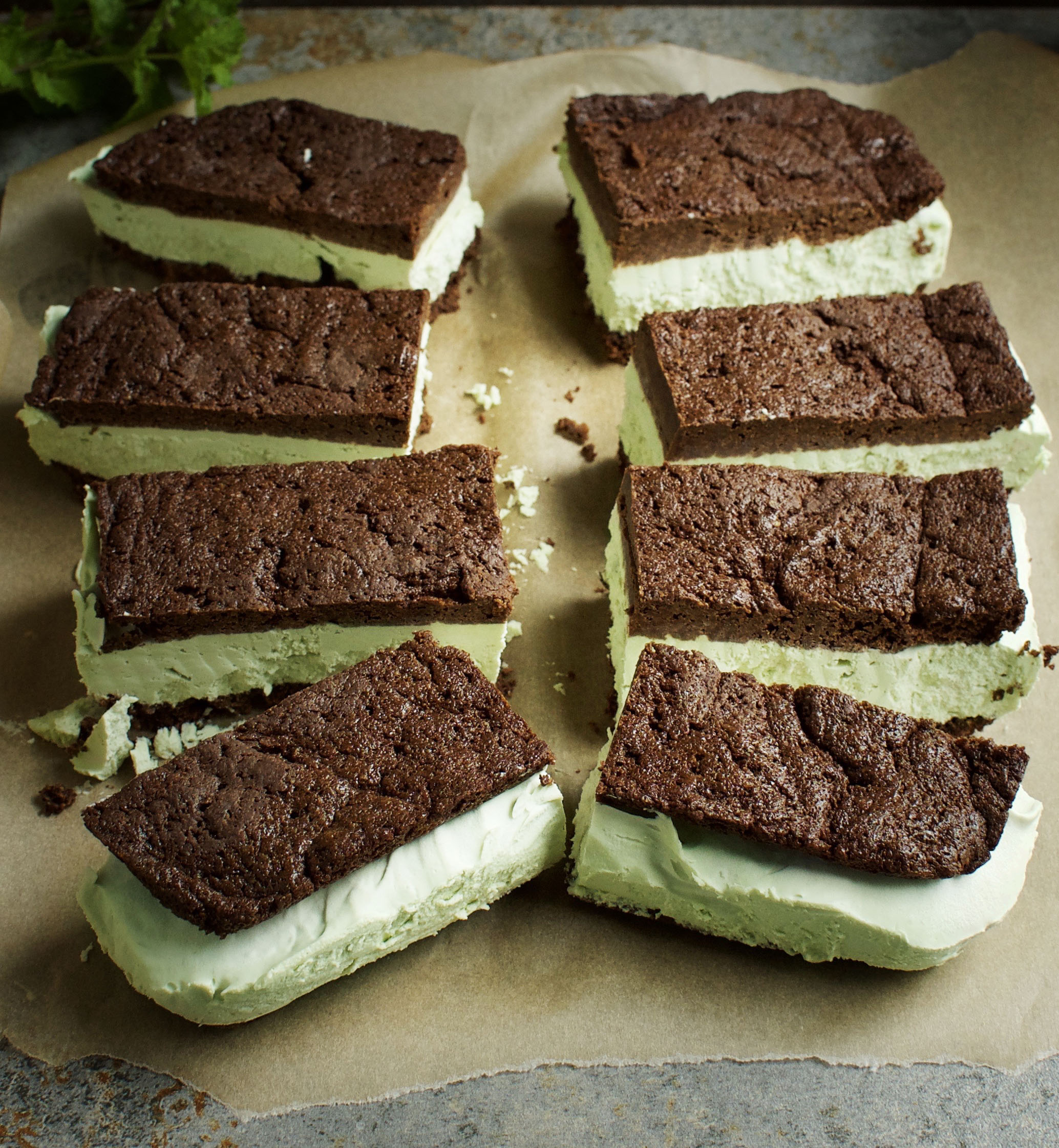 Low-Carb Peppermint Ice-Cream Sandwiches