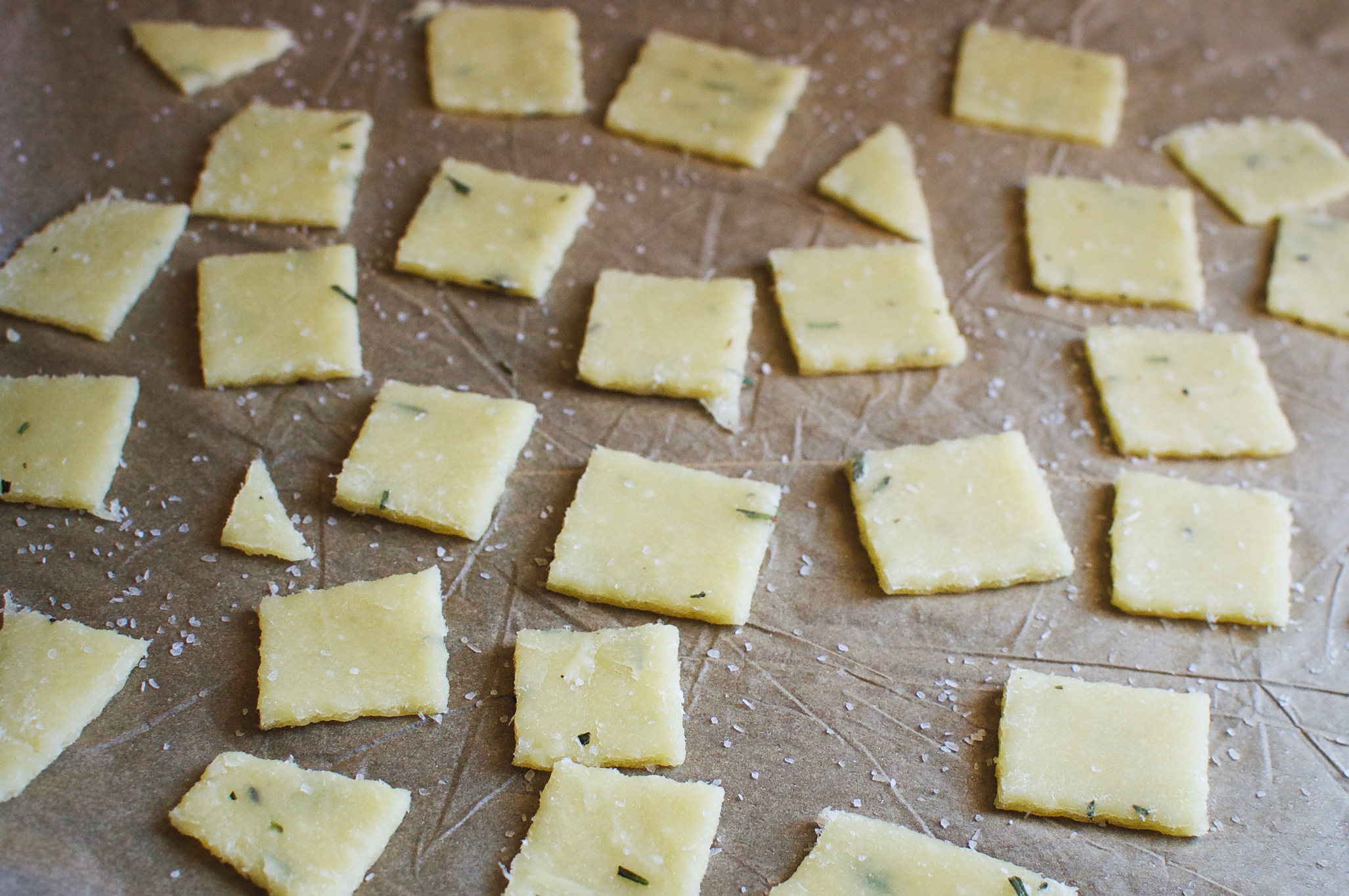 Low-Carb Rosemary Parmesan Crackers