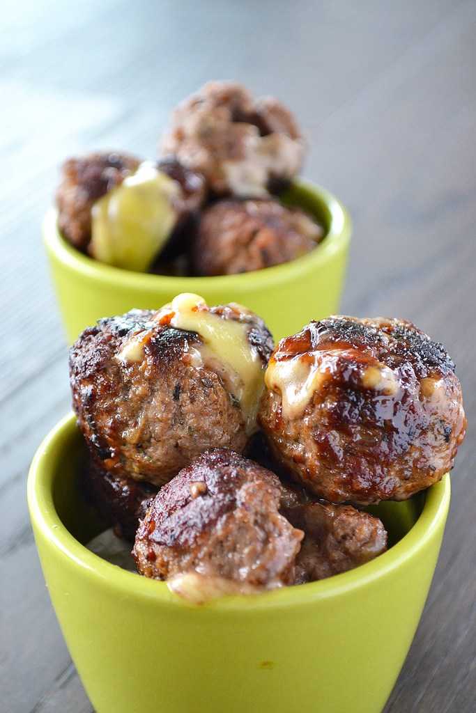 Low-Carb Appetizers: Cheesy Meatballs