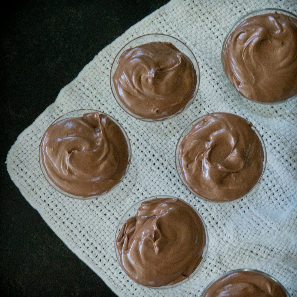 The low-carb mousse in dessert dishes.